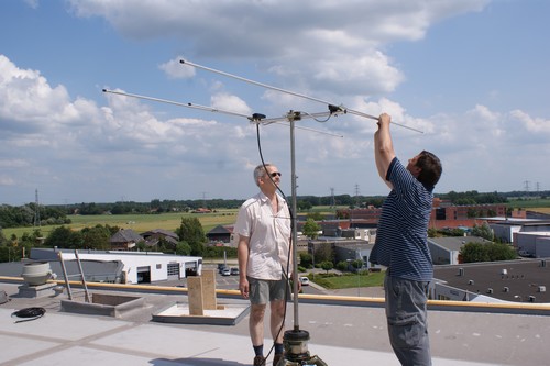 Dennis controleerd de 6 meter beam.